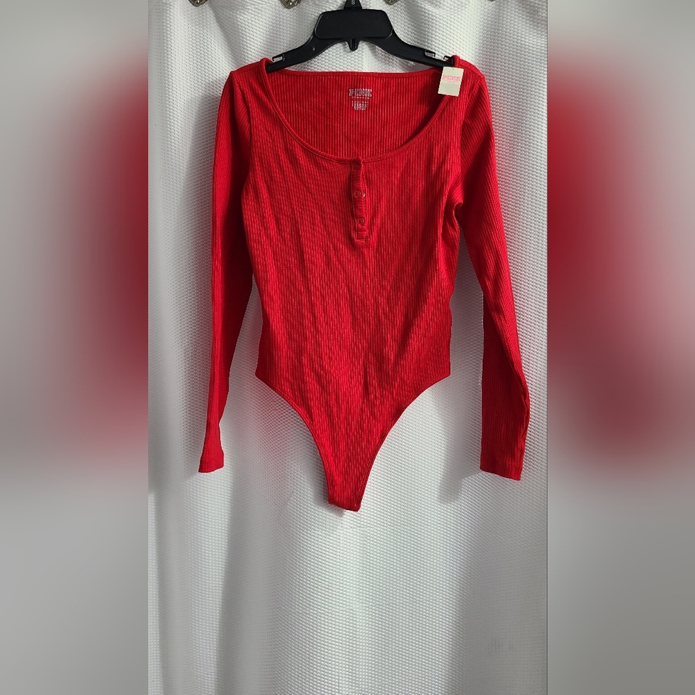 PINK Long Sleeve Rib Bodysuit in Pin-Up Red Ribbed